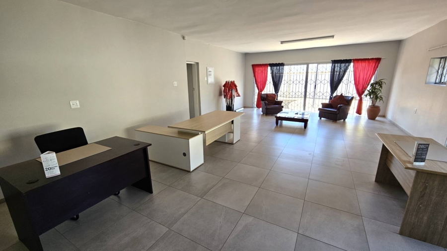 6 Bedroom Property for Sale in Schoemansville North West